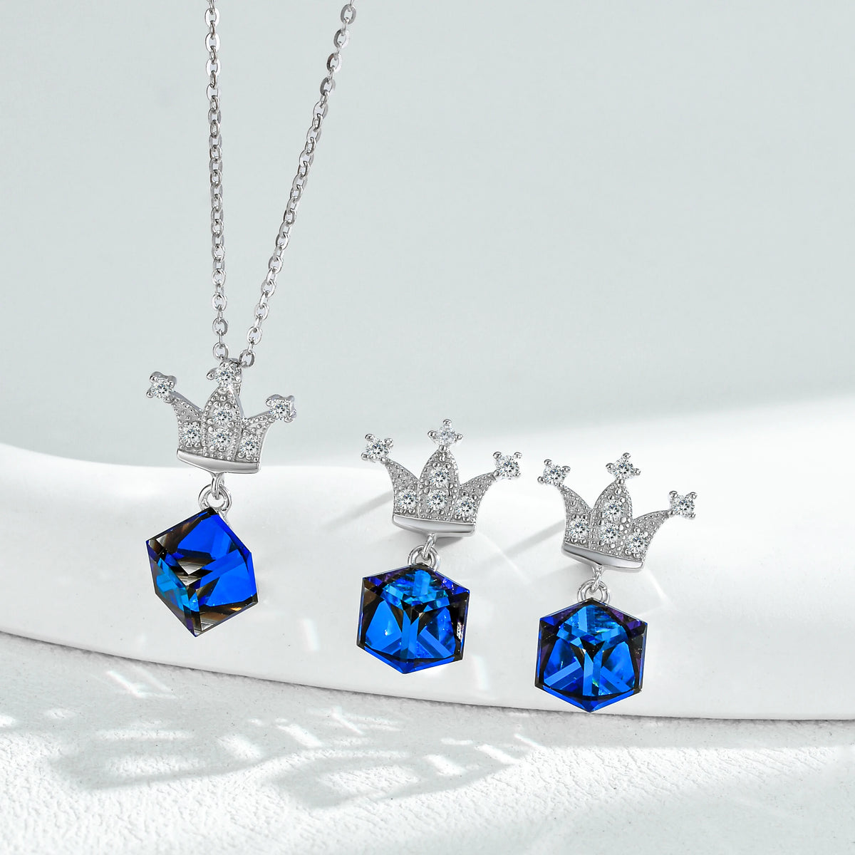 ArtistA Oem Odm Crown Rhinestone Crystal 925 Silver Rhodium Plated Necklace Earrings Set Trendy Women's Jewelry for Birth Gift