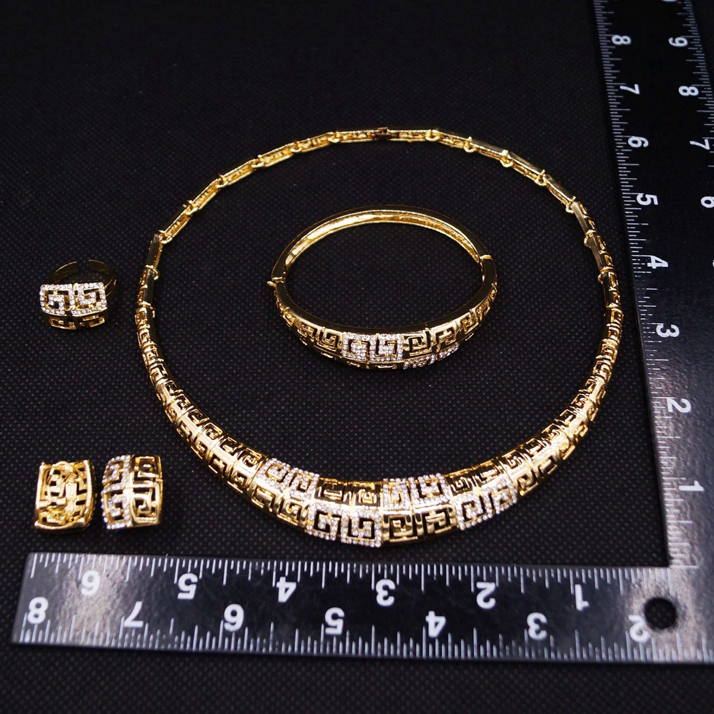 Zhuerrui Four Sets of Luxury Diamond Set Jewelry New Heavy Industry High-End Jewelry Atmospheric Ladies Party MatchHA240505