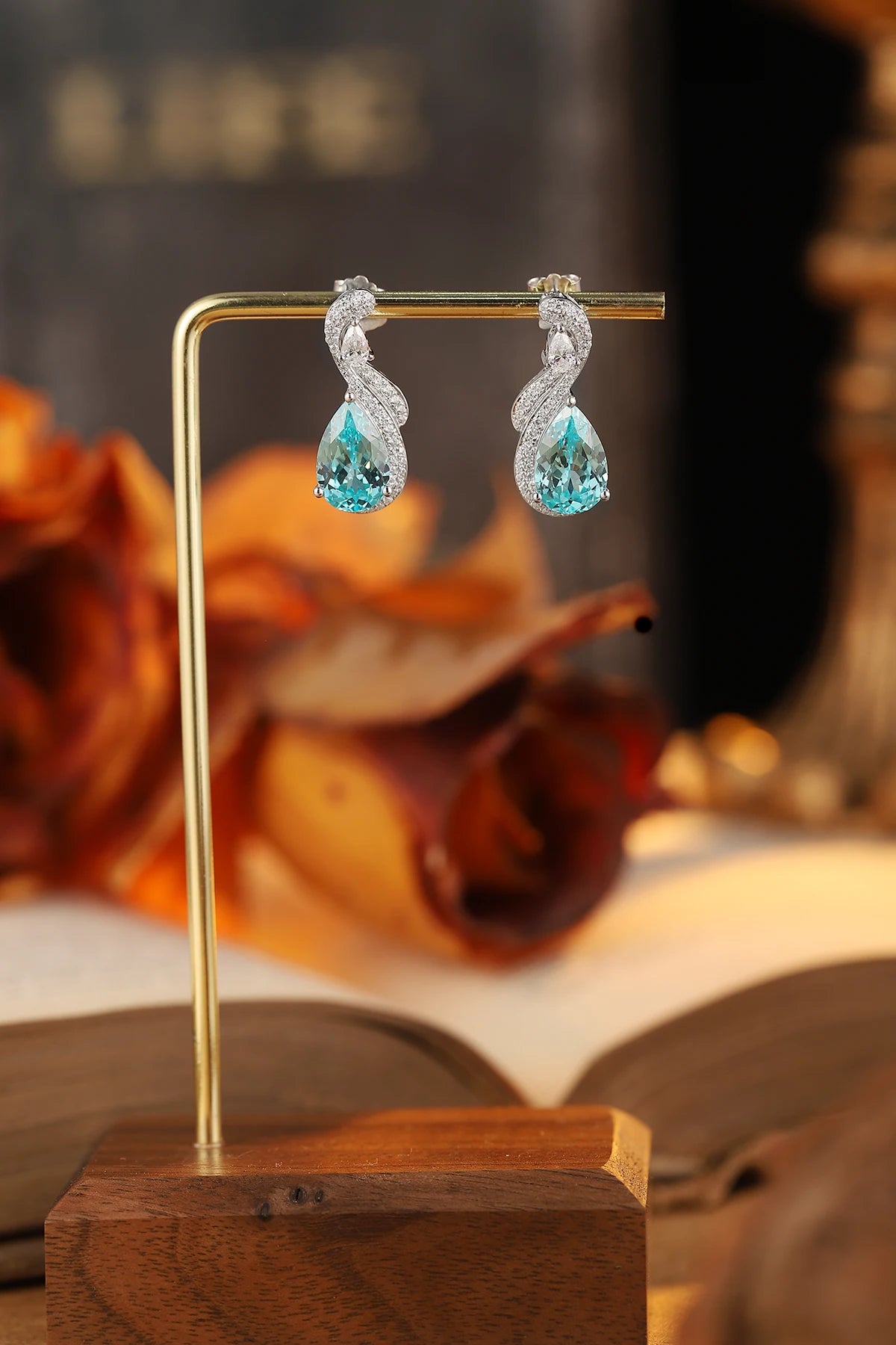 Gemfiori Custom Women's Perabia fusion Pear Earrings 925 Sterling Silver Customized Symmetrical Design Earrings for Jewelry
