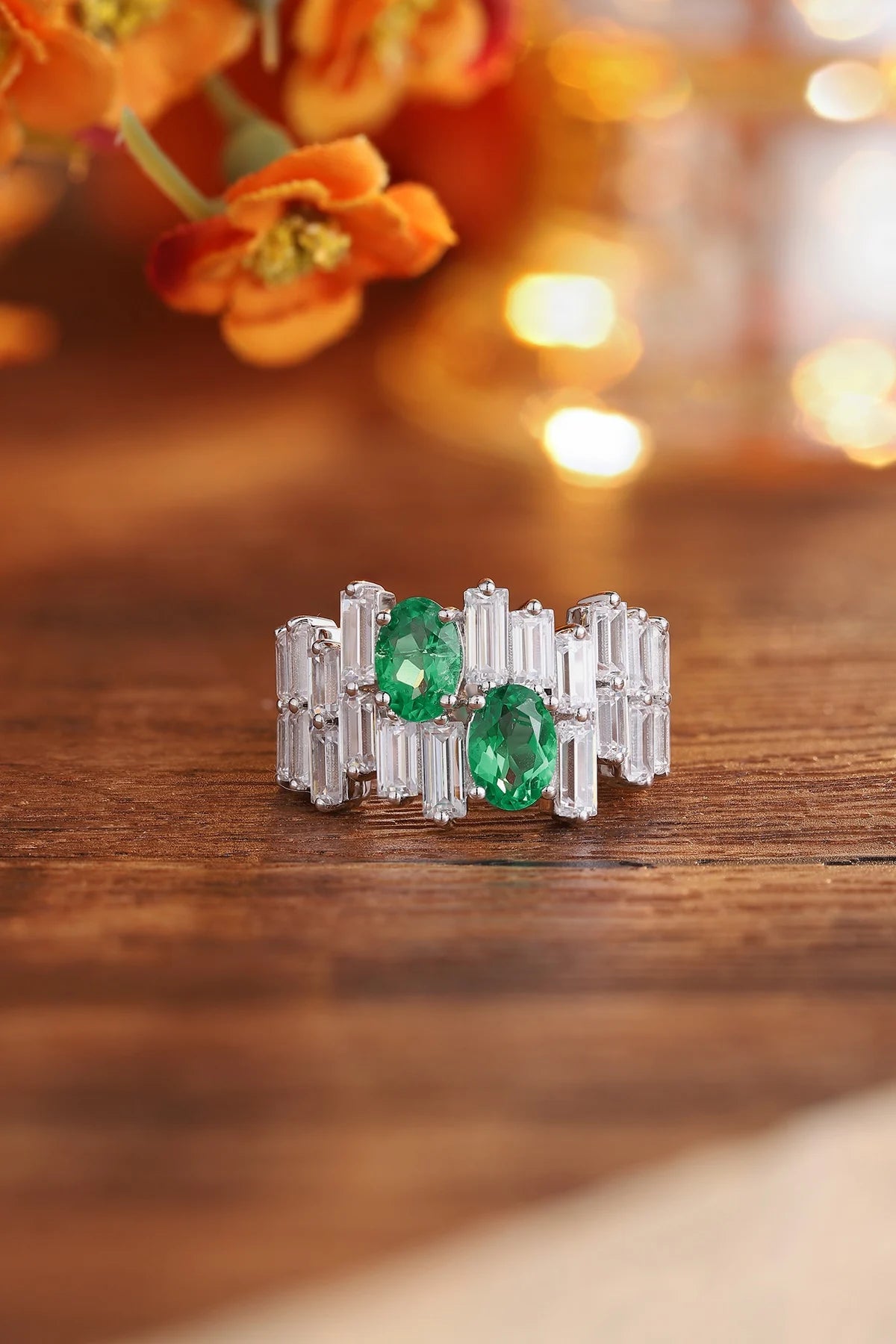 Gemfiori Jewelry Trendy High Quality S925 Silver Cultivated Emerald Ring Unisex Engagement Ring for Wedding Party or Gift