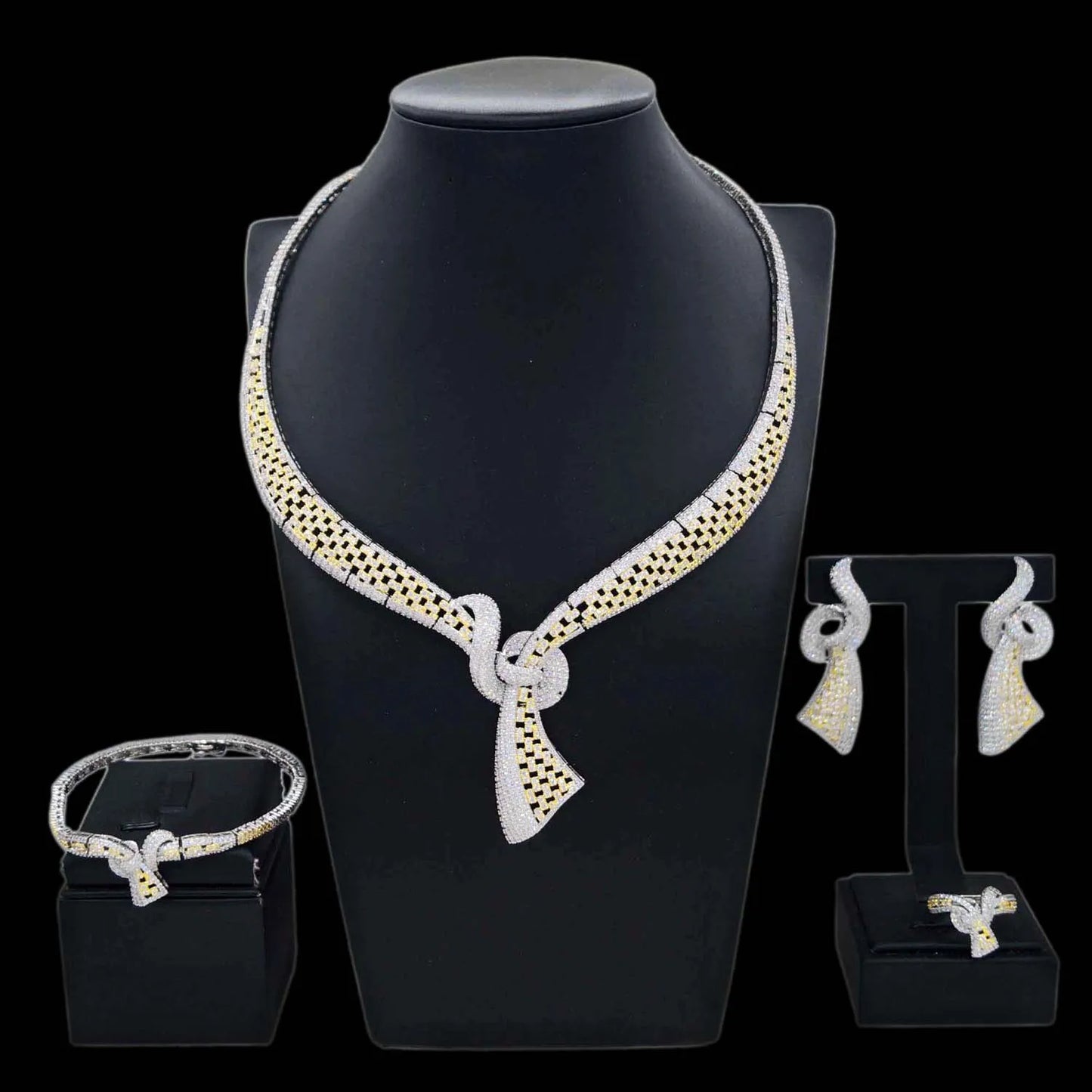 Zhuerrui American 18K Gold Brass Jewelry Set Simple Silver Necklace Jewelry Sets Fashionable Costume Accessories HZ23200138