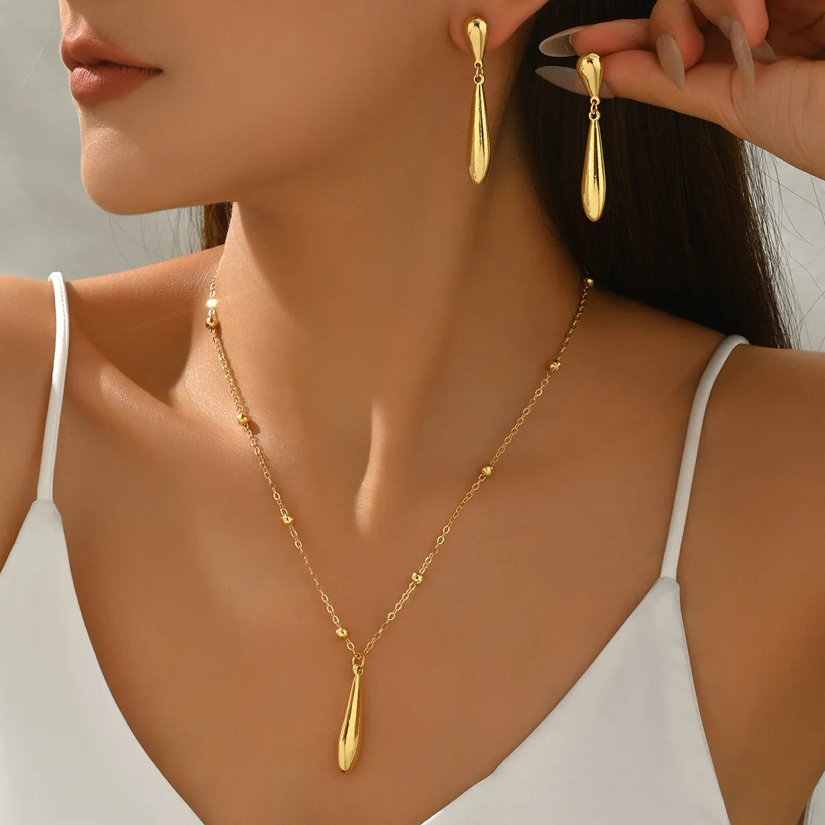 Crystal Water Drop Geometric Pendant Necklace | Gold Plated Link Chain Fashion Necklace