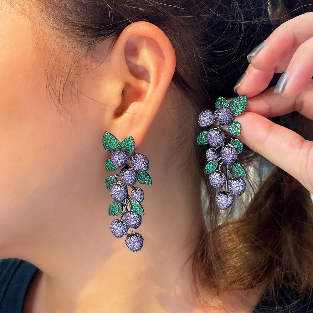 Luxury Full Diamond Heavy Bride Earrings Pave Cubic Zircon Crystal Green Leaf Purple Grape Cluster Dangle Long Earrings Women