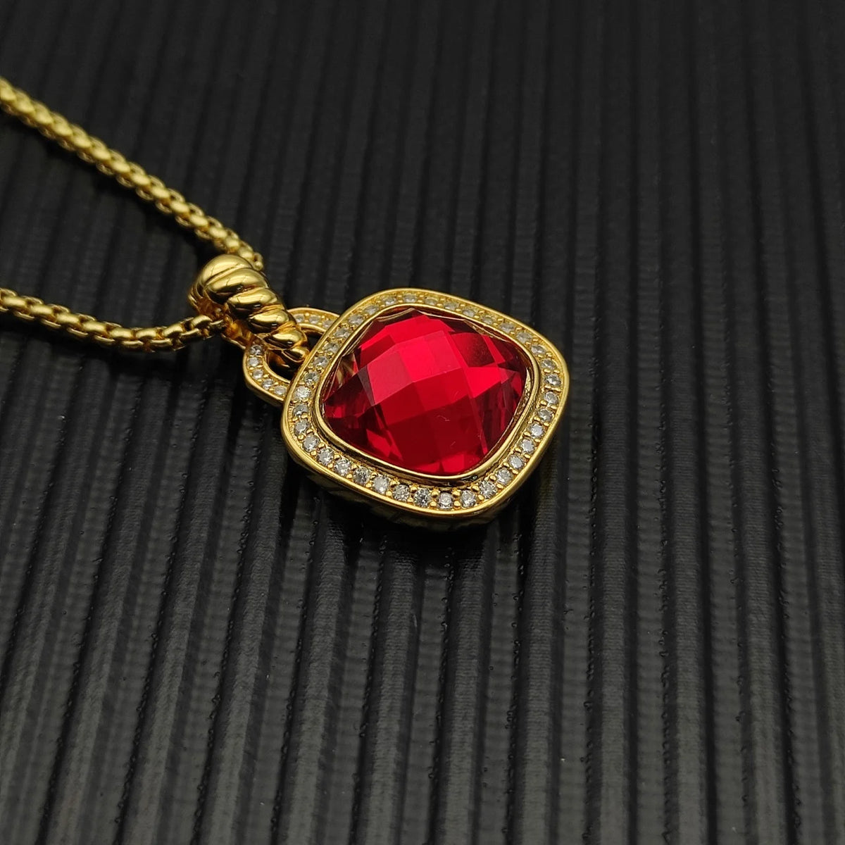 FASHIONISTA DY High-Quality Silver-Plated 14mm Square Diamond Necklace. Gold-Plated Colored Gemstone Necklace. Jewelry .