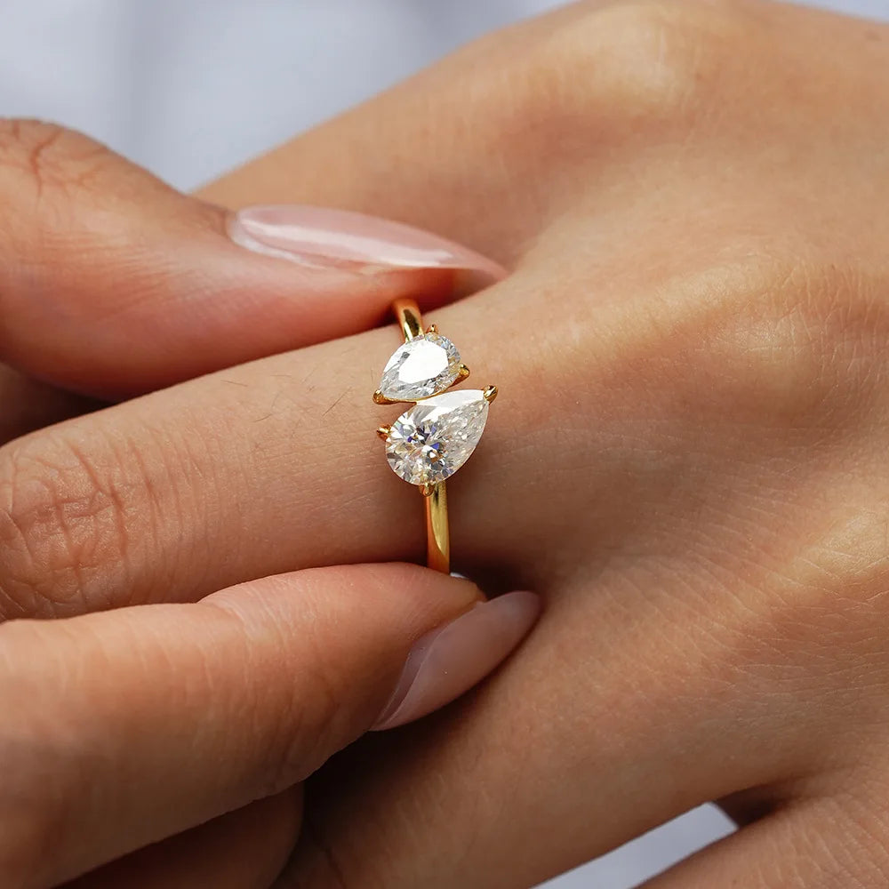 Simple Fashion Women's Pear Cut 1.5CT 2pcs Diamond VVS GRA Moissanite Fine Rings Jewelry 925 Silver Gold Plated Toi Et Moi Rings