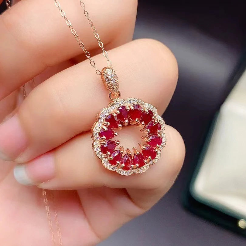 Gioiellieri Natural Ruby Rose Gold Plated 925 Sterling Silver Exquisitely Crafted Claw Setting Gemstone-Inlaid CMA Pendant Necklace
