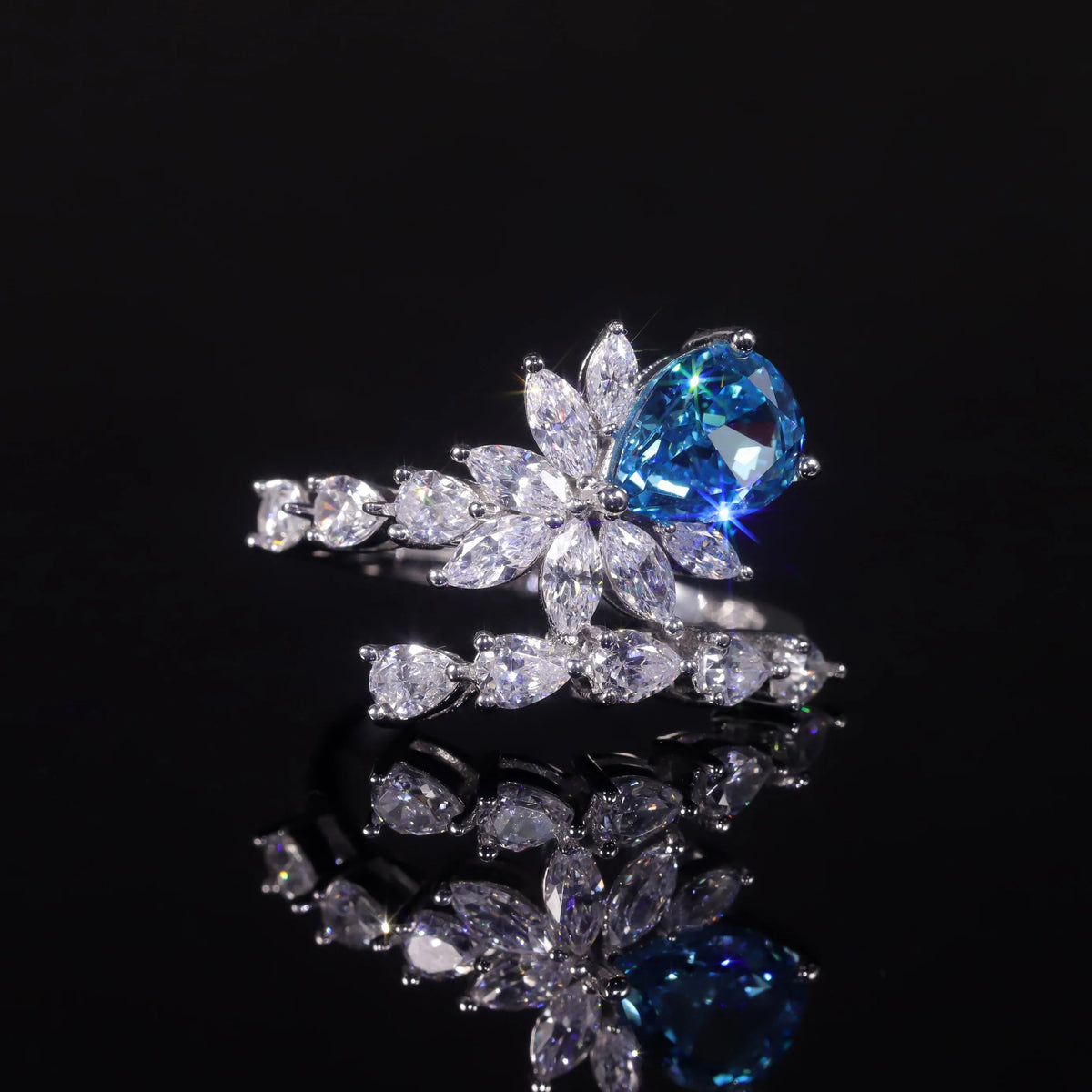 ArtistA AR442 Abiding Pear Cut 7x9MM Aqua Blue CZ Diamond Beautiful Stone 925 Sterling Silver Cubic Zirconia Wedding 2 Tone Ring