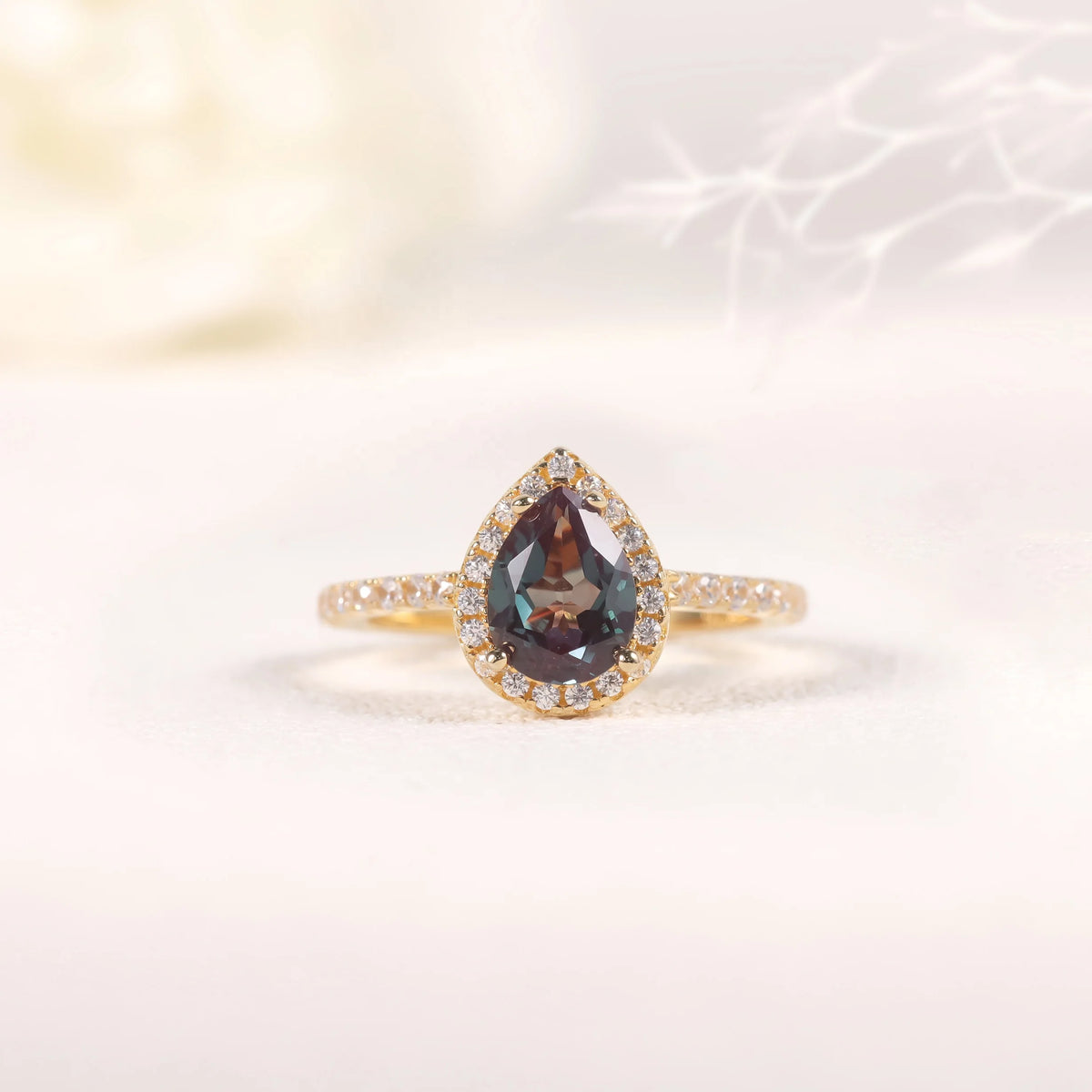 Gemfiori KH076 Abiding Factory 925 Silver Jewelry Pear Cut 6X8MM Alexandrite White Cz Halo Half Eternity Ring