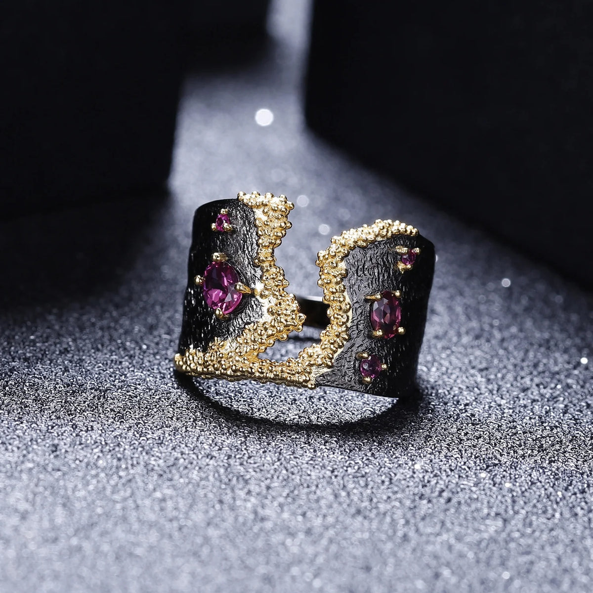 ArtistA Abiding Designer Two Tone Black Gun Plated 925 Sterling Silver Rhodolite Garnet Gemstone Ring Pendant Necklace Earrings Set