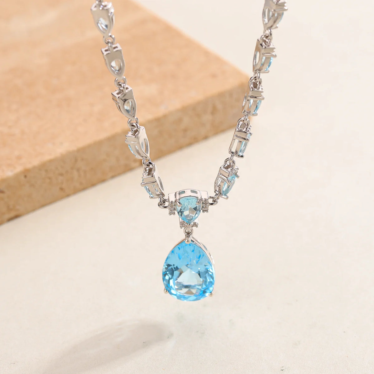 ArtistA C7788 Abiding Custom Evening Party Luxurious Natural Sky Blue Topaz Bead 925 Silver Ladies Necklace