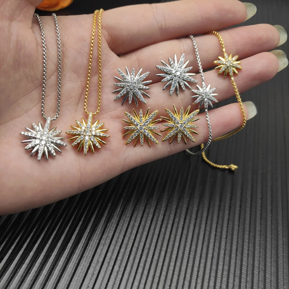 DY High-Quality Silver-Plated 19mm Sunflower Diamond Necklace. Gold-Plated Diamond Necklace. Jewelry Wholesale.