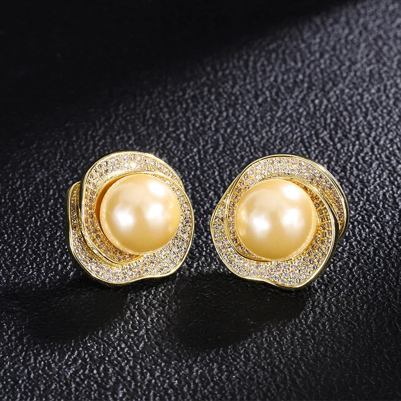 Gemfiori Fashionable and Versatile Rose Freshwater Pearl Pendant Necklace Light Luxury and Elegant Jewelry Set