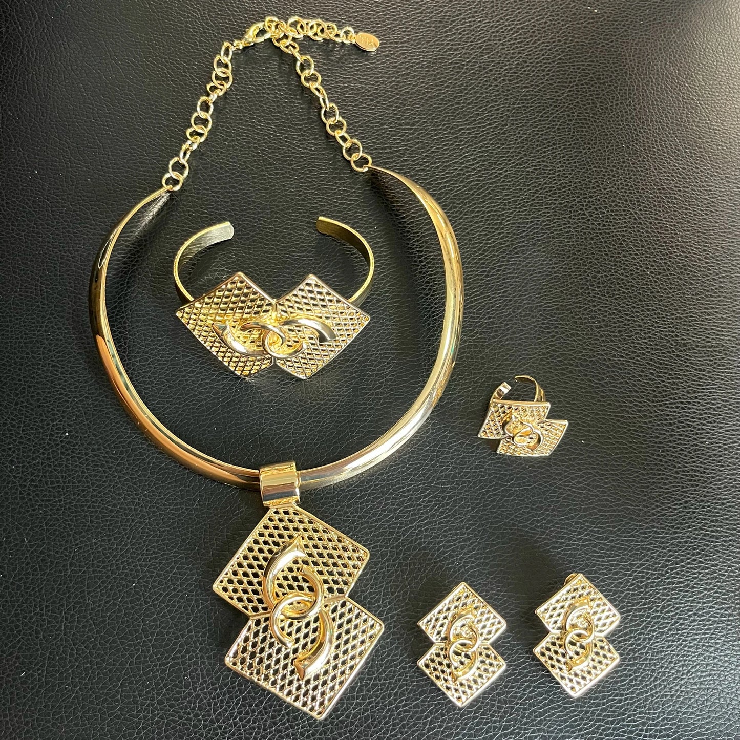 Zhuerrui Simple Gold Plated Jewelry Set Hot Selling Italian Jewelry Nigeria Wedding Engagement Ring 4-piece Gift BoxH00908