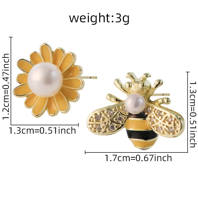 Asymmetric Bee Flower Natural Freshwater Pearl Stud Earrings 18K Gold Plated Pierced Fashion Earrings Jewellery Woman GE1746