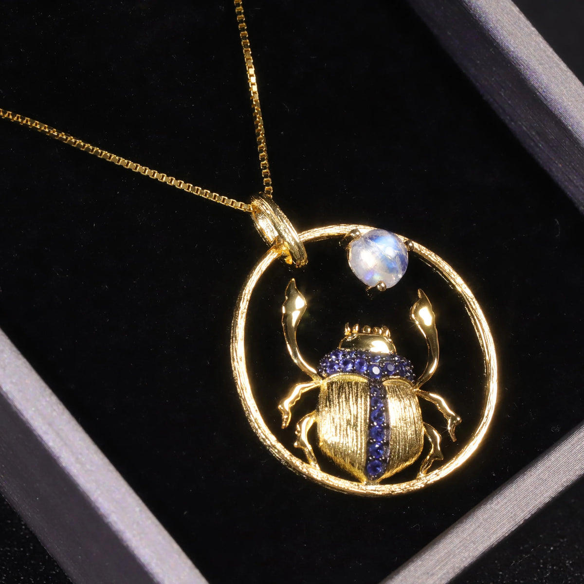 ArtistA C8099 Abiding Gold Plated Cute Insect Ladybug 925 Sterling Silver Genuine Moonstone Necklace Pendant Charm