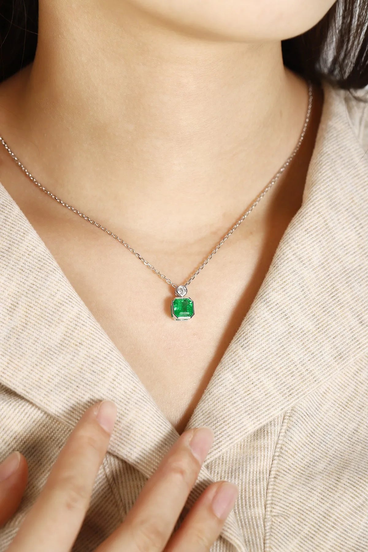 Gemfiori PT950 Exquisite Jewelry Asscher Shaped Gemstone Pendant Necklace Laboratory-grown Emeralds Material Can Be Customized