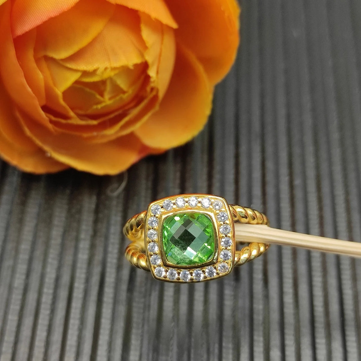 FASHIONISTA DY High-Quality Silver-Plated 14mm Square Diamond-Set Ring, Gold-Plated Colored Gemstone-Set Ring, Jewelry