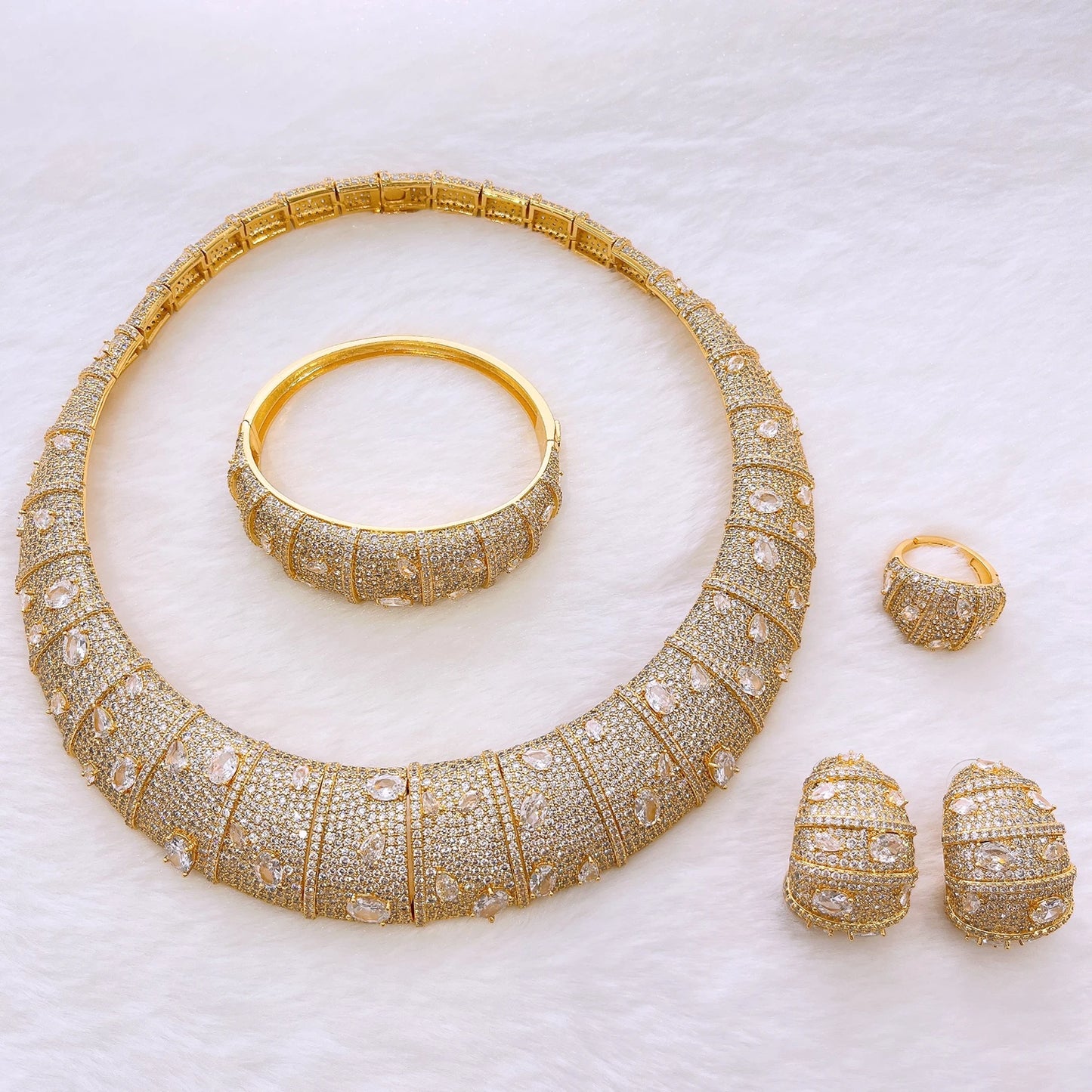 Zhuerrui New Dubai Elegant Jewelry Four-piece Set American Socialite Noble Jewelry Dating Proposal Lady Necklace RingHZ24011222