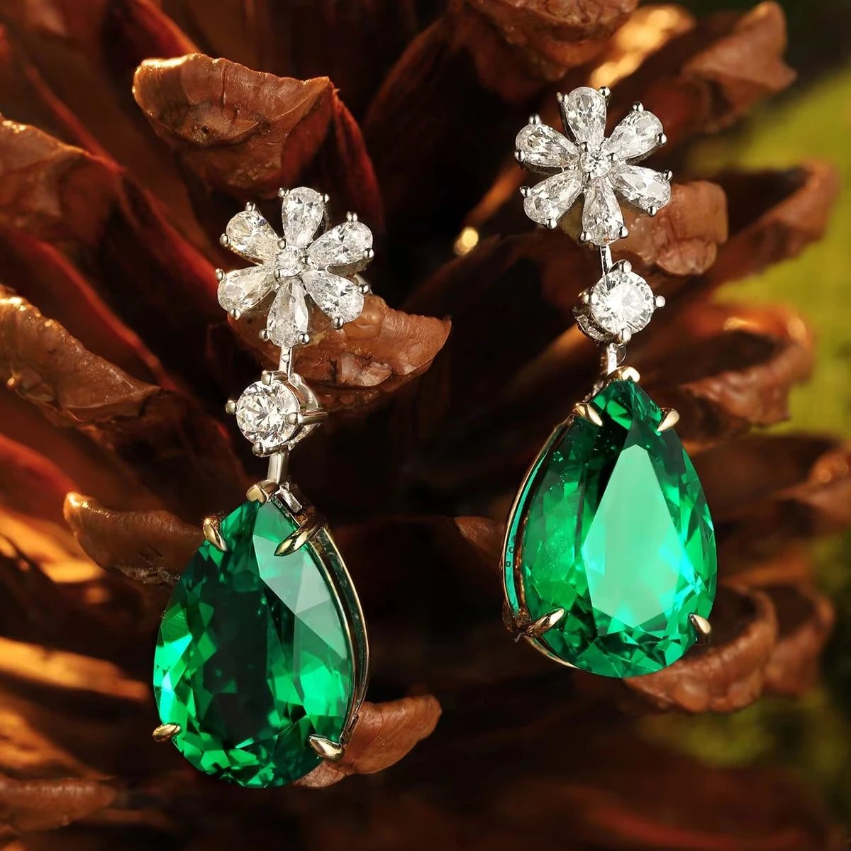 Gemfiori Anster 925 Silver Pear-shaped Emerald Gemstone Women's Earrings Currently in Stock. the Earrings' Material Can Be Customized.
