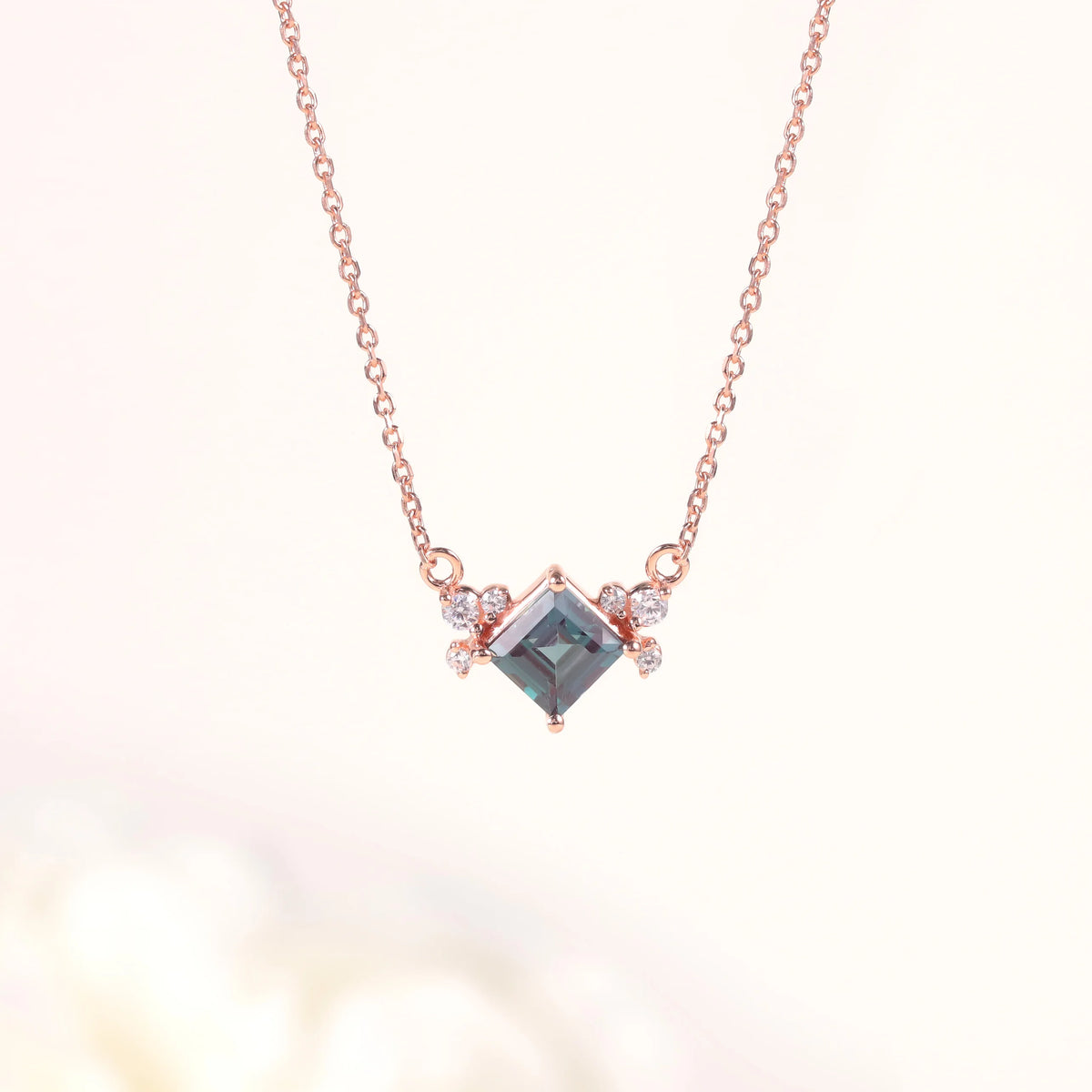 ArtistA Abiding Delicate Funny Rose Gold Plated Inspired Lab Grown Alexandrite Pendant Charm Necklaces 925 Silver Jewelry