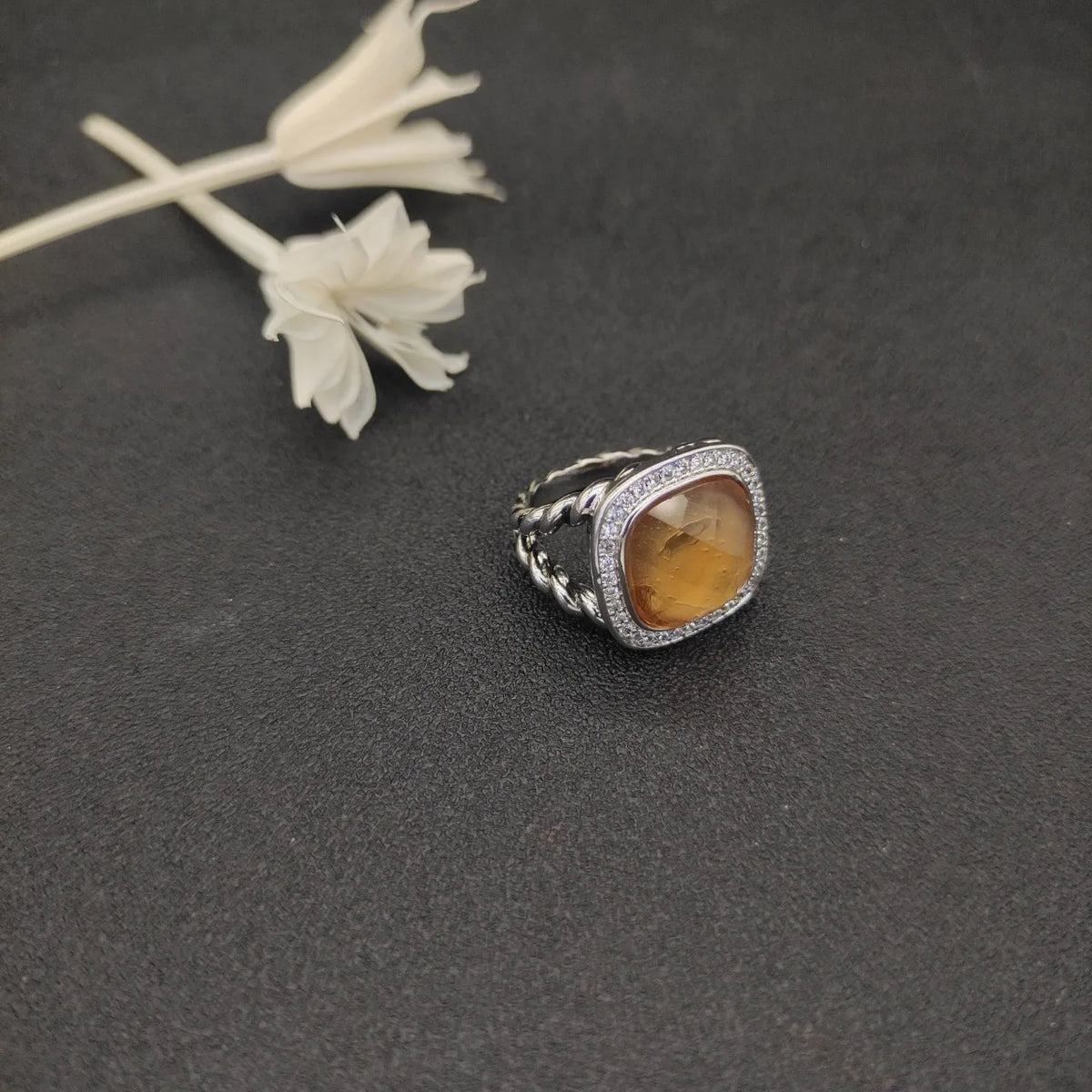 FASHIONISTA DY High-Quality Silver-Plated 14mm Square Diamond-Set Ring, Gold-Plated Colored Gemstone-Set Ring, Jewelry