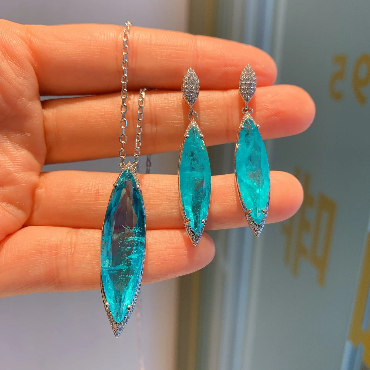 Gemfiori New Arrival Wish Hot Selling Vintage Fashion Paraiba Blue Teardrop Necklace Earrings Set for Women Factory Custom OEM