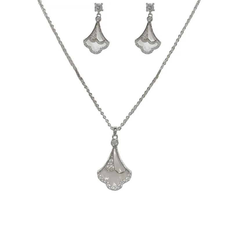 Top Quality Fashion Copper Ginkgo Leaf Necklace and Earrings Set with Zircon Classic Real Gold Plated Jewelry Set for Women