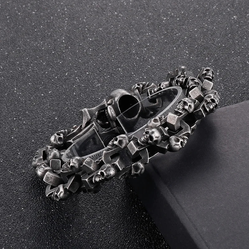 VIKING Mens Skull Pattern Link Bracelet with Bulldog Clasp – Oxidised Black