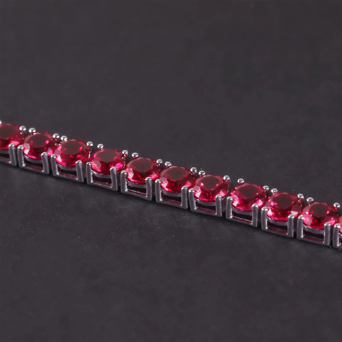 ArtistA 7IN 925 Silver Gemstone Bracelet 5MM Pigeon Blood Red Lab Grown Ruby Silver Women Round Tennis Bracelet