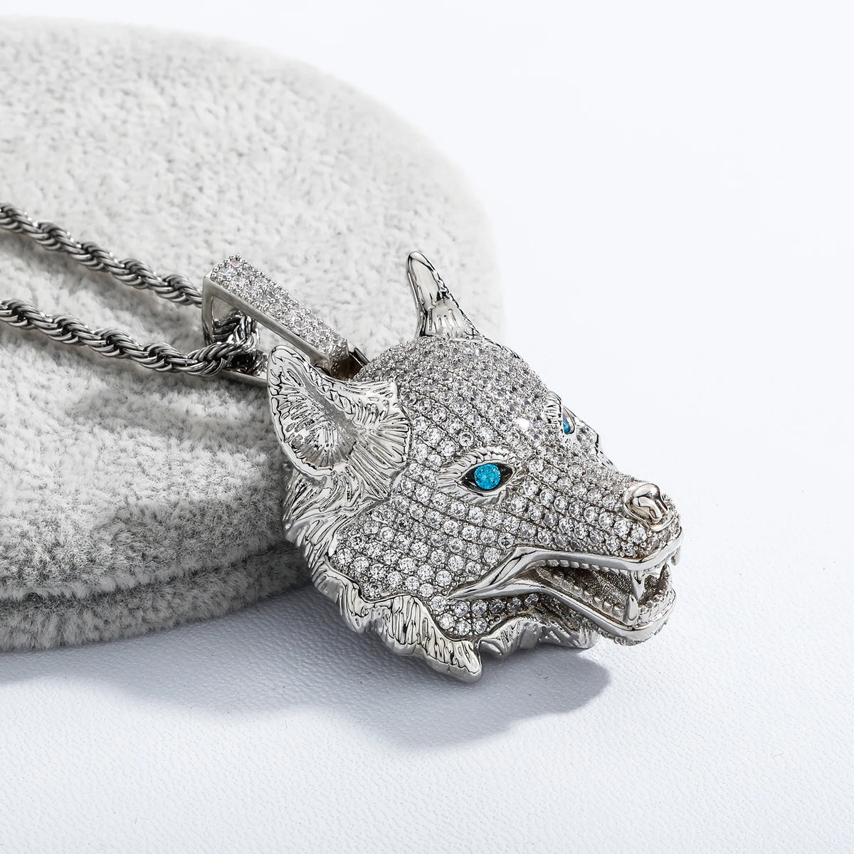 Wolf Head Phone Jewelry on the Back New European and American Hip Hop Zircon Pendant 14K Gold Jewelry