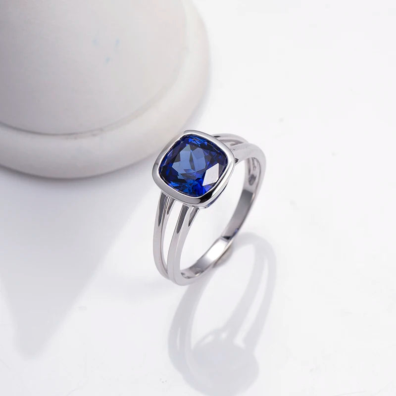 MSR-1219 Customized Jewelry 18K White Gold Cushion Royal Blue 8*8mm Lab Grow Sapphire Ring