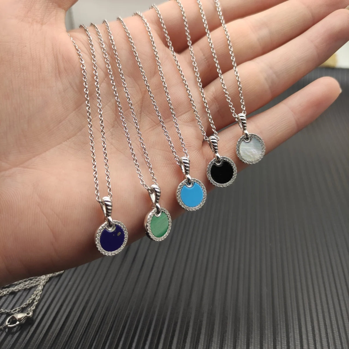 FASHIONISTA DY High-Quality Silver-Plated 17.8mm Round Diamond Necklace. Gold-Plated Colored Gemstone Necklace. Jewelry .