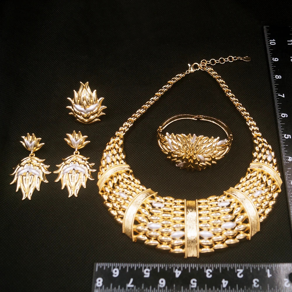 Zhuerrui 24k Gold Plated Latest Brazilian Jewelry Set Three Color Electroplating Custom Jewelry Big Necklace Jewellery H00577