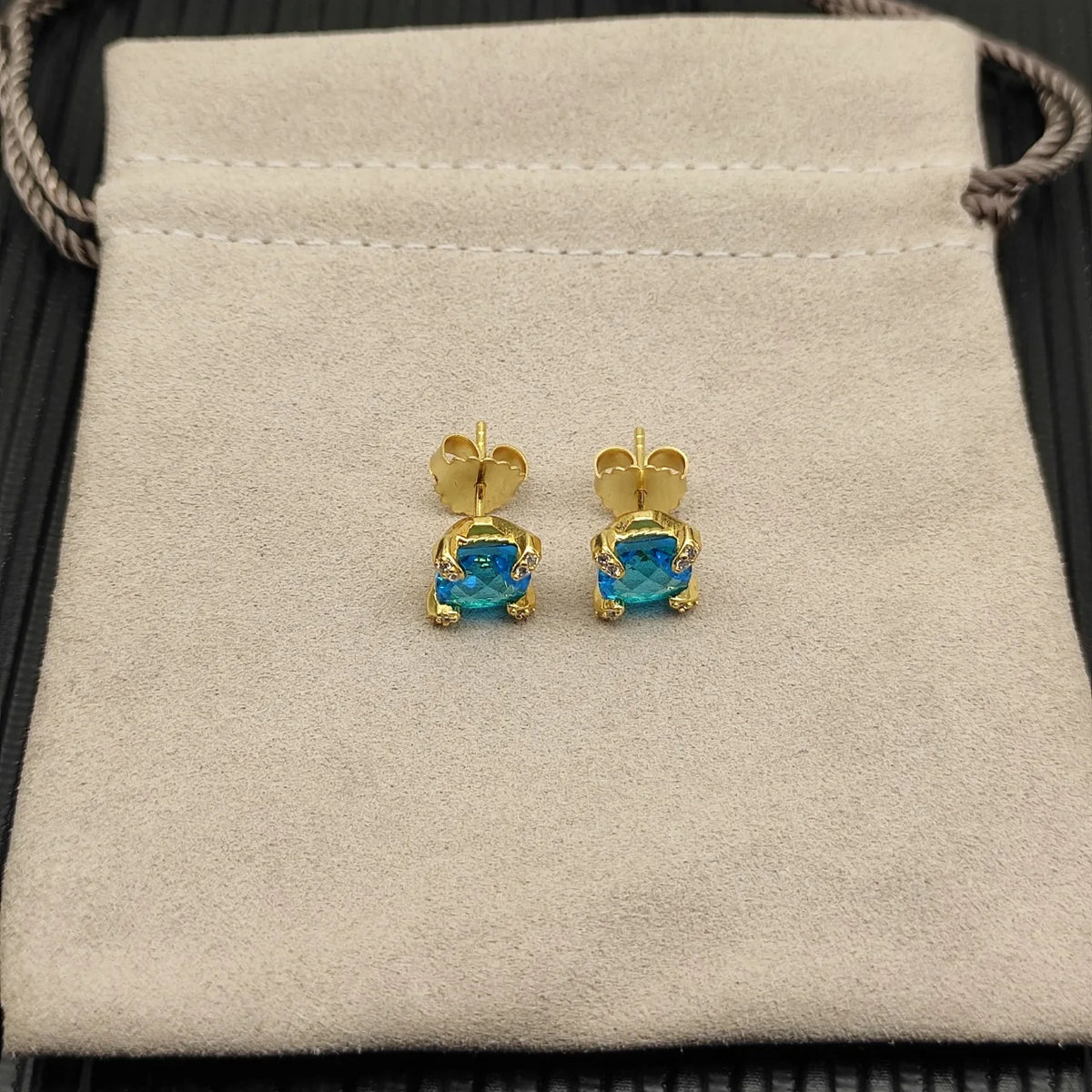 DY High-Quality Silver-Plated 8mm Four-Prong Diamond Earrings. Gold-Plated 8mm Colored Gemstone Earrings. Wholesale Jewelry.