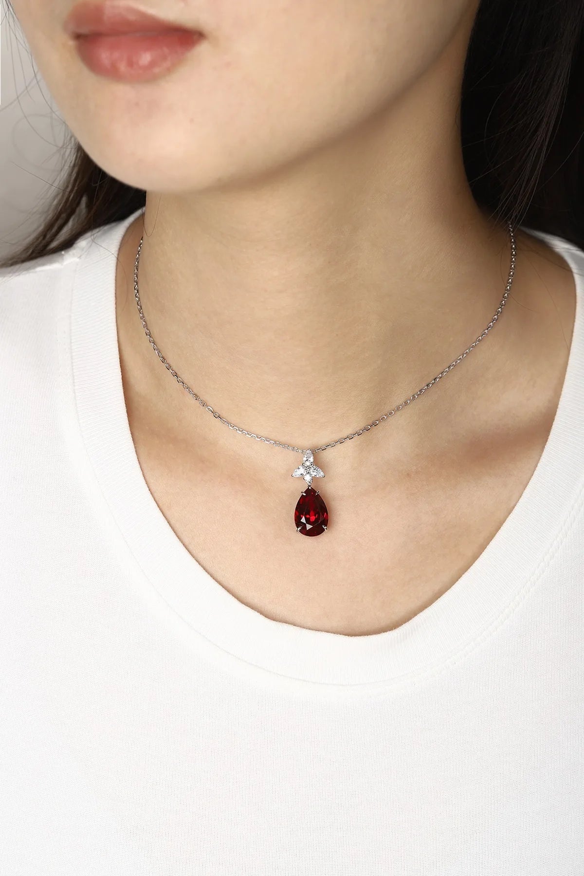 Gemfiori Anster 925 Sterling Silver High-quality Cultivated Ruby Necklace - Suitable for Parties or As a Gift