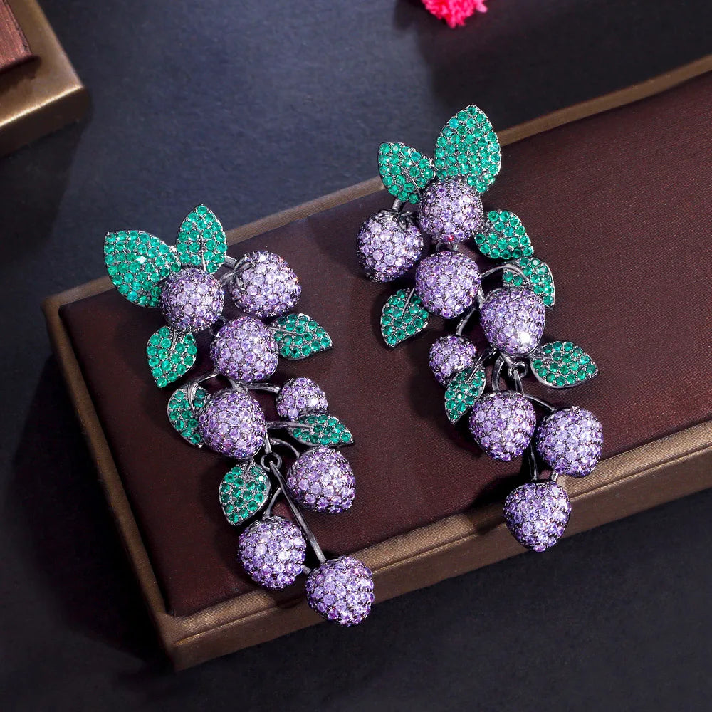 Luxury Full Diamond Heavy Bride Earrings Pave Cubic Zircon Crystal Green Leaf Purple Grape Cluster Dangle Long Earrings Women
