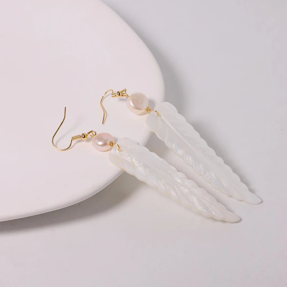 Natural Freshwater Pearl Shell Leaf Earrings Korean Style Women Luxury Jewelry Fashion Ladies and Girls Gift GE1534