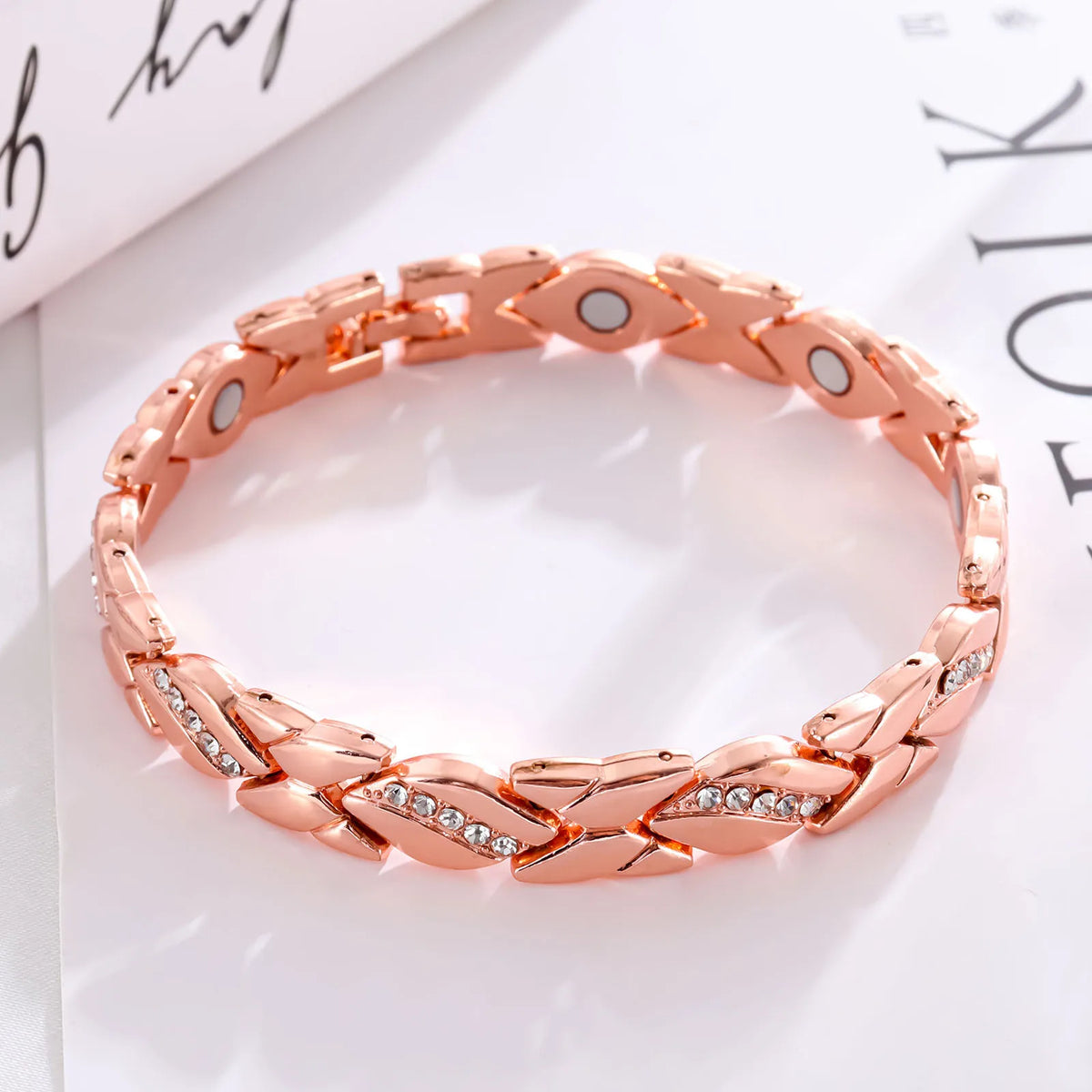 NewLife - Magnetic Leaf Zinc Alloy Bracelet