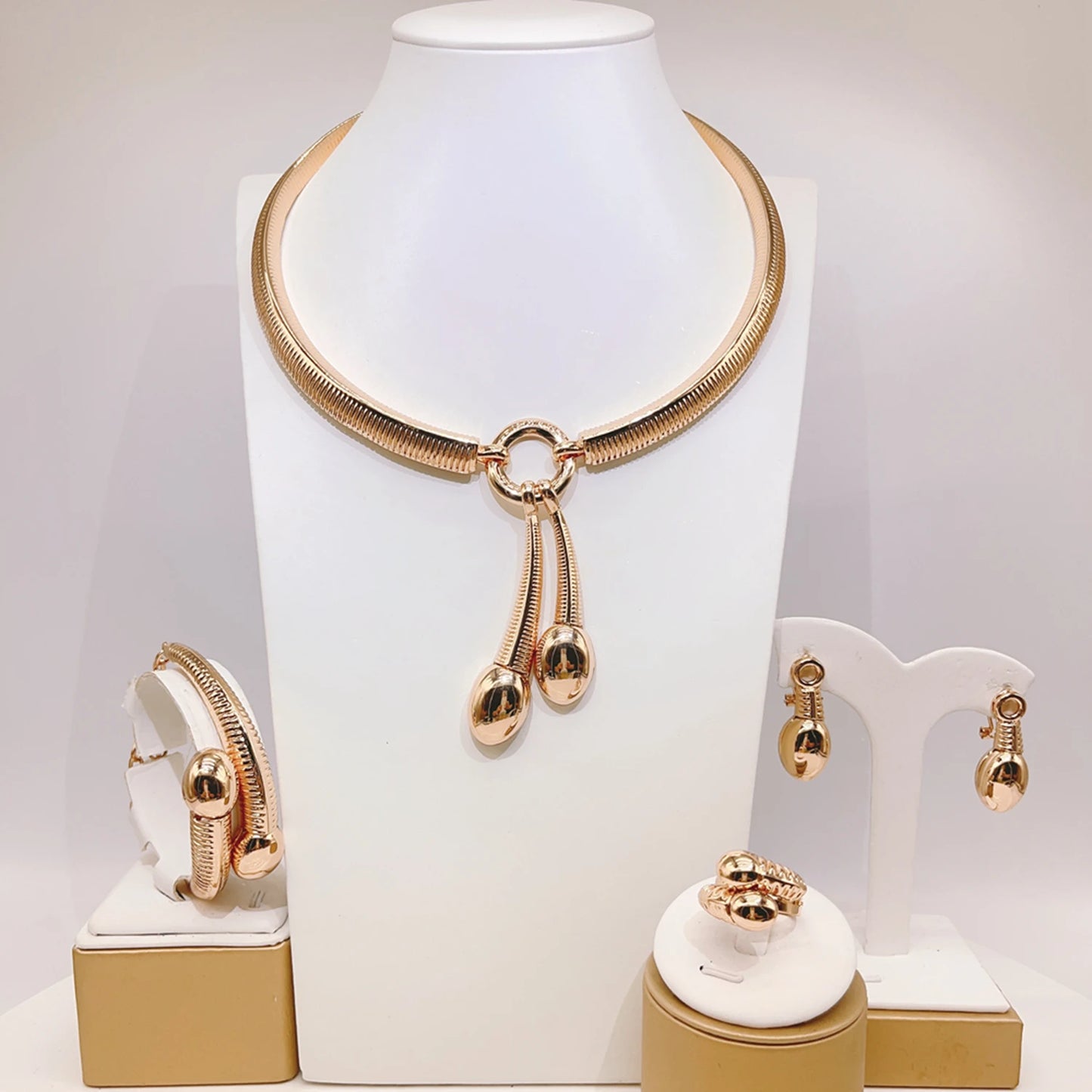 Zhuerrui Beautiful Brass Gold Jewelry Sets Simple Bead Necklace Bracelet Jewelry Set Exquisite Women's Christmas Gifts HC23240