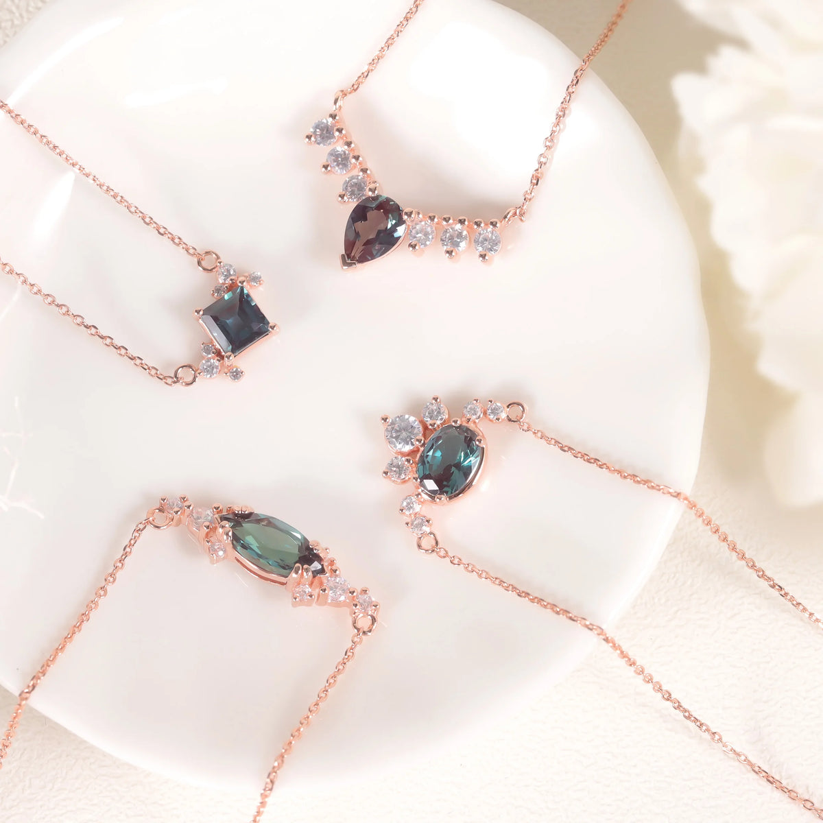 ArtistA Abiding Delicate Funny Rose Gold Plated Inspired Lab Grown Alexandrite Pendant Charm Necklaces 925 Silver Jewelry