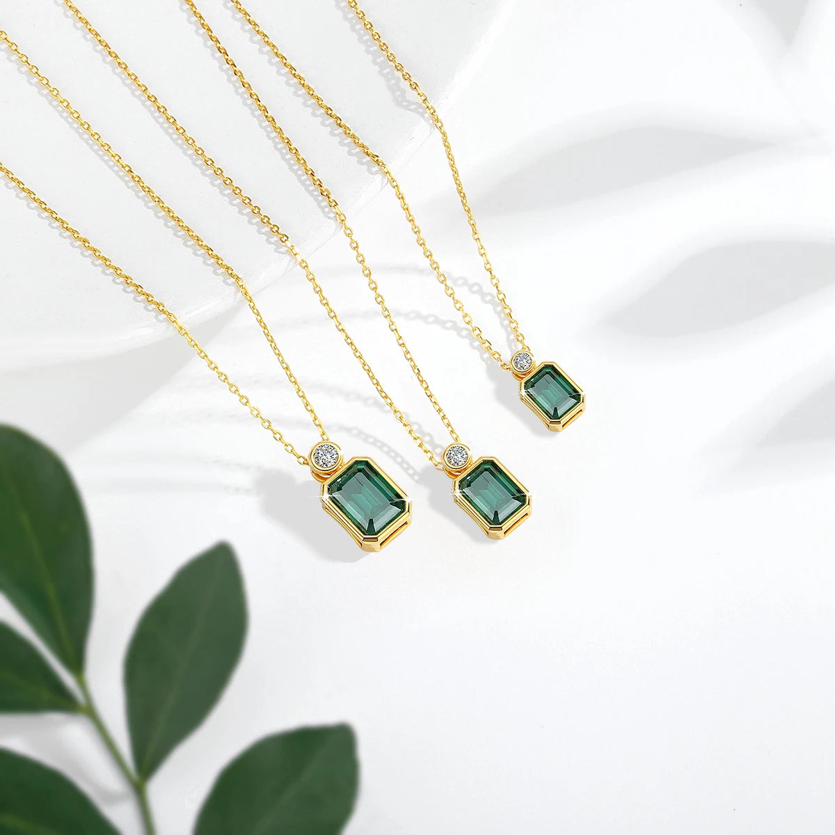 Gioiellieri Luxury Fine Jewelry Woman Engagement New Year Gift 2 Carat 3 Carat Emerald Moissanite Pendant 14K Gold AU585