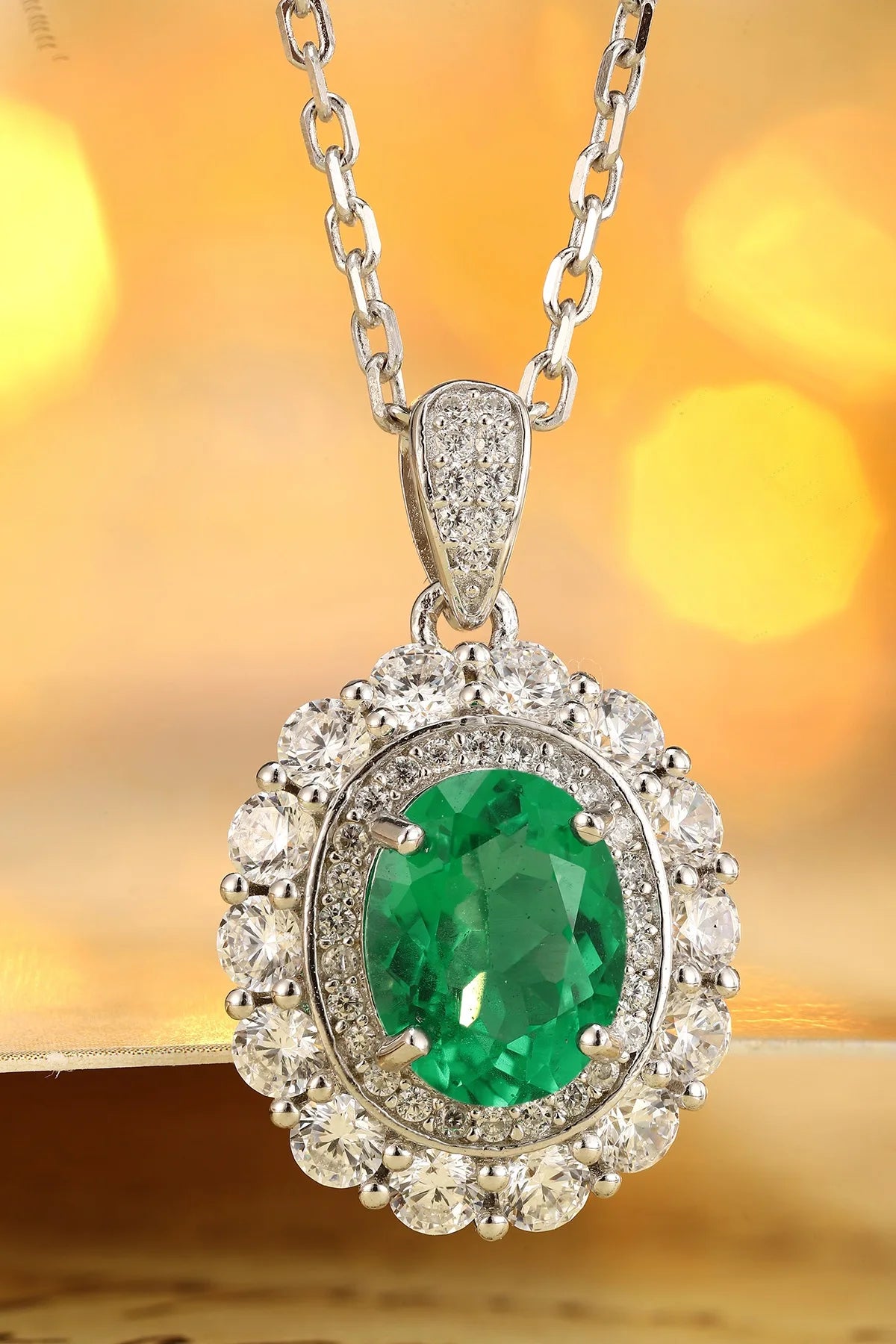 Gemfiori Anster 925 Sterling Silver High-quality Cultivated Emerald Necklace - Suitable for Parties or As a Gift