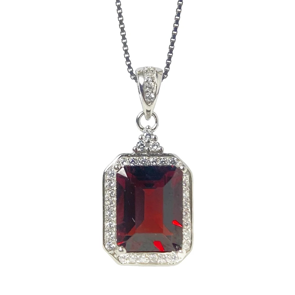 Gioiellieri Natural Garnet Pendant Necklace 925 Sterling Silver Rhodium Plated Luxury Women's Third Party Certified Yashiman Claw Setting