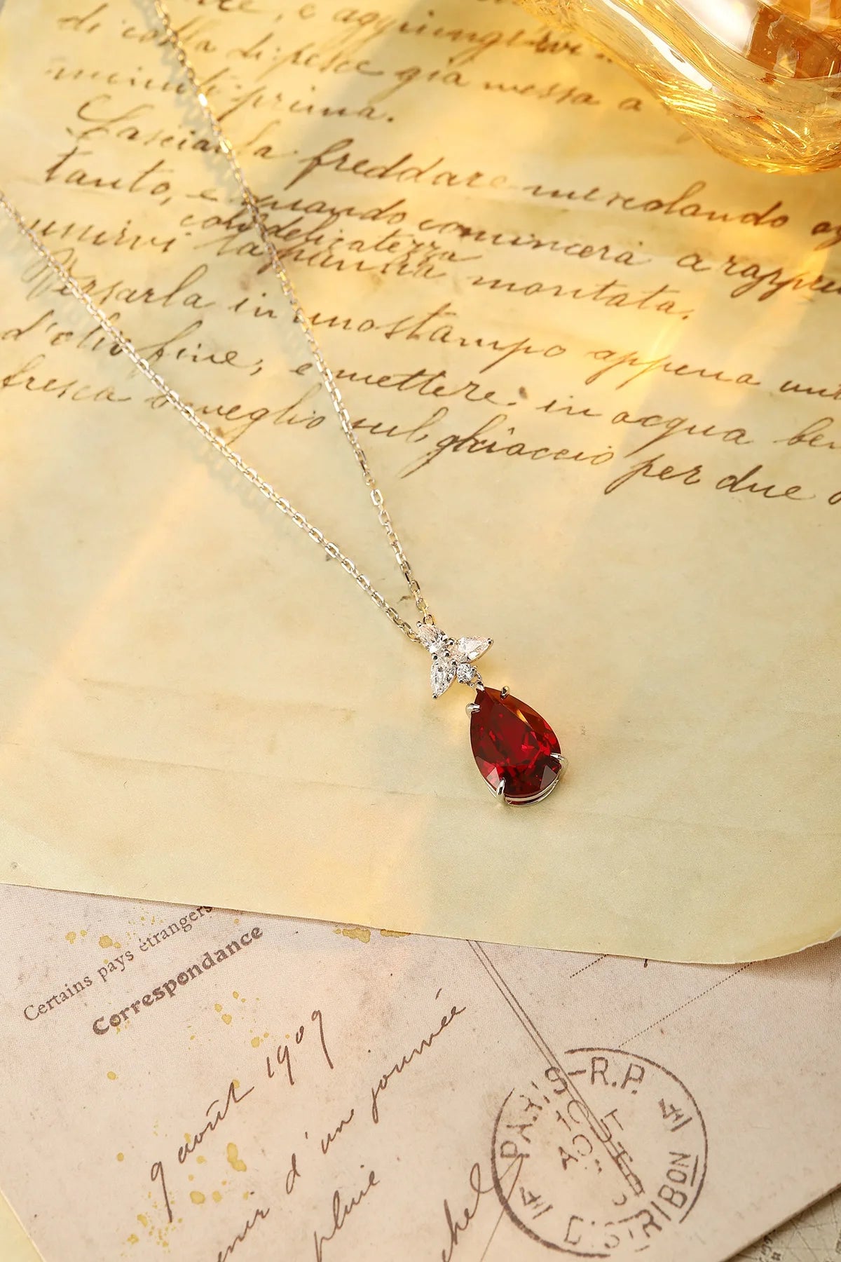 Gemfiori Anster 925 Sterling Silver High-quality Cultivated Ruby Necklace - Suitable for Parties or As a Gift