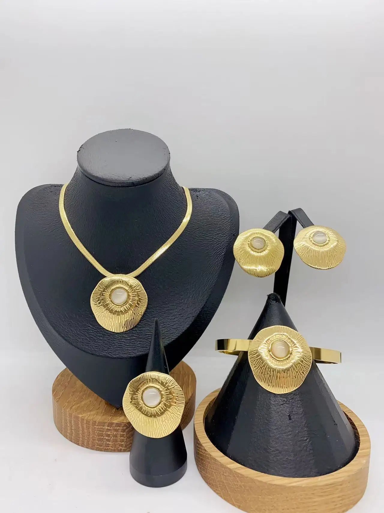 Pearl & Cat's Eye Stone Necklace & Earrings Jewellery Set | Vintage Stainless Steel Fashion Set