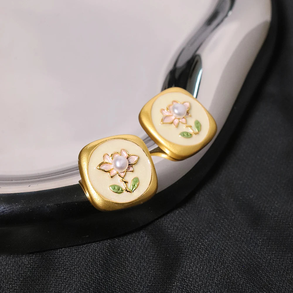 Natural Pearl Green Relief Flower Square Earrings Korean Style Women Luxury Jewelry Fashion Ladies and Girls Gift GE1582