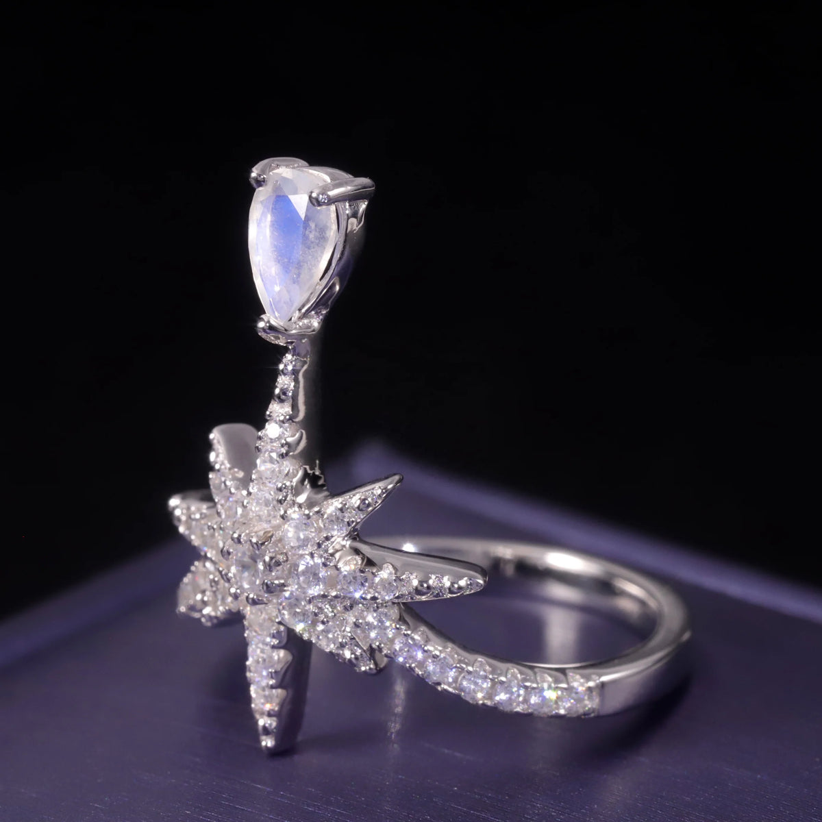 ArtistA C8150 Abiding Trendy Iced Out Cubic Zirconia Shining Octagram Star 925 Sterling Silver Wedding Ring with Moonstone Gemstone