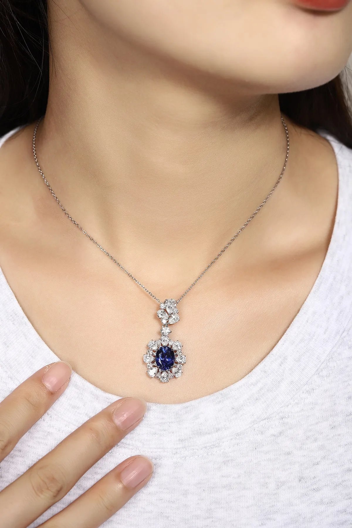 Gemfiori Anster 925 Sterling Silver High-quality Cultivated Sapphire Necklace - Suitable for Parties or As a Gift