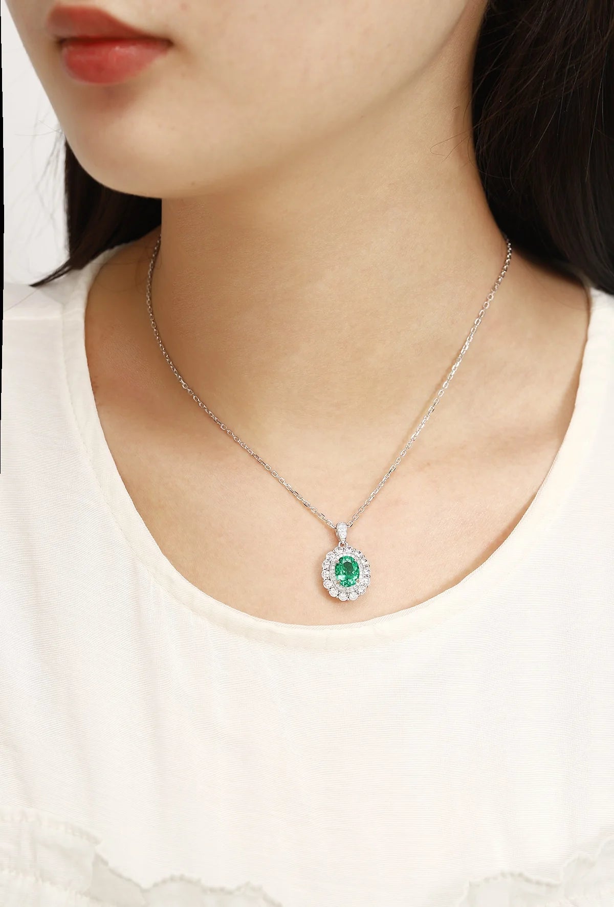 Gemfiori Anster 925 Sterling Silver High-quality Cultivated Emerald Necklace - Suitable for Parties or As a Gift