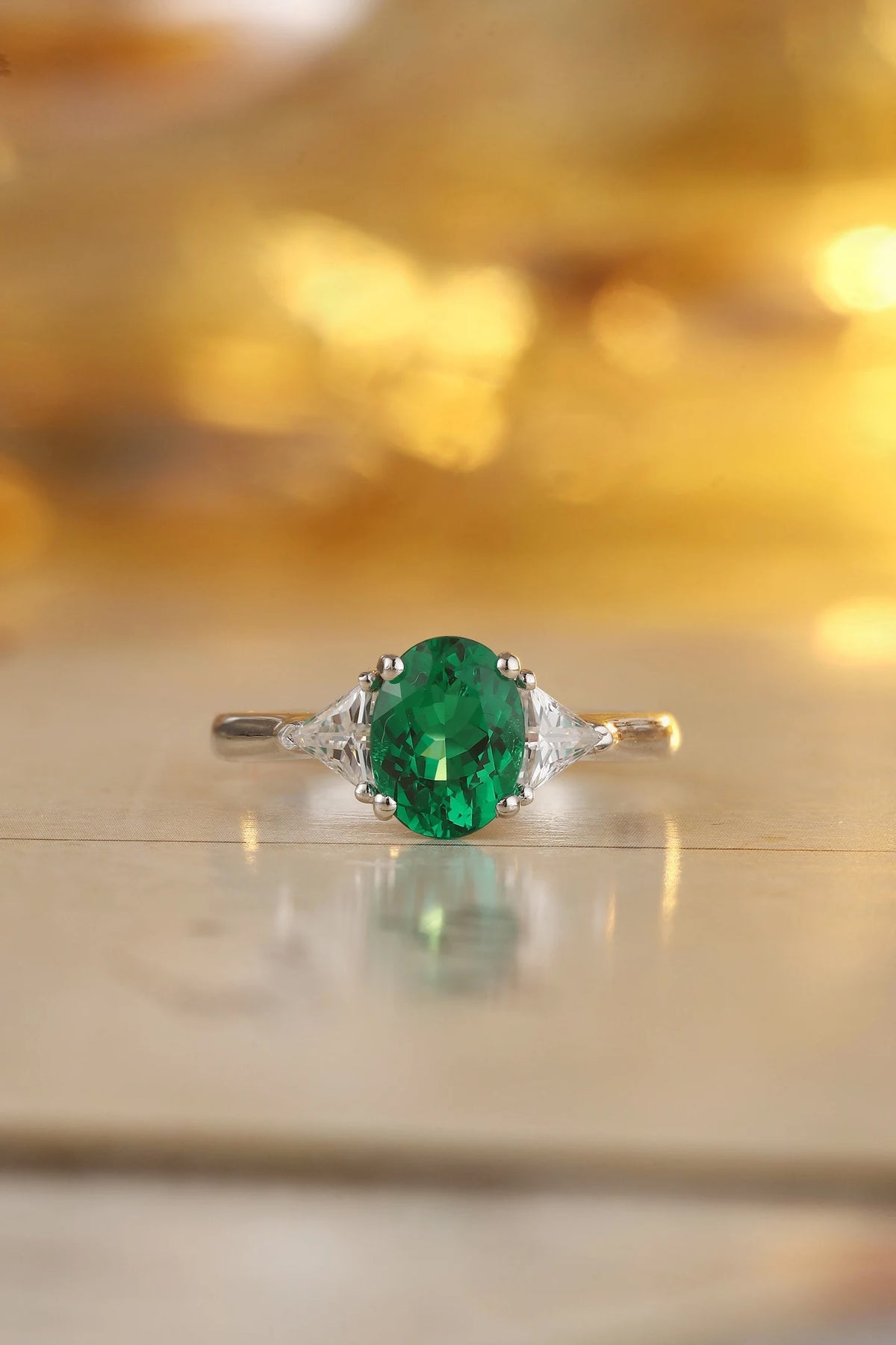 Gemfiori Anster Jewelry S925 Silver Lab Grown Oval Cut Emerald Ring Luxury Halo Setting Fine Jewelry for Daily & Party Wear